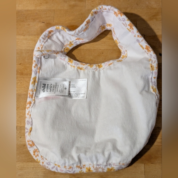 Floral design bib - Picture 2 of 3